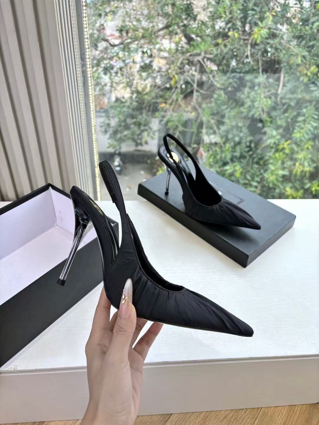 Saint Laurent Slingback Pumps