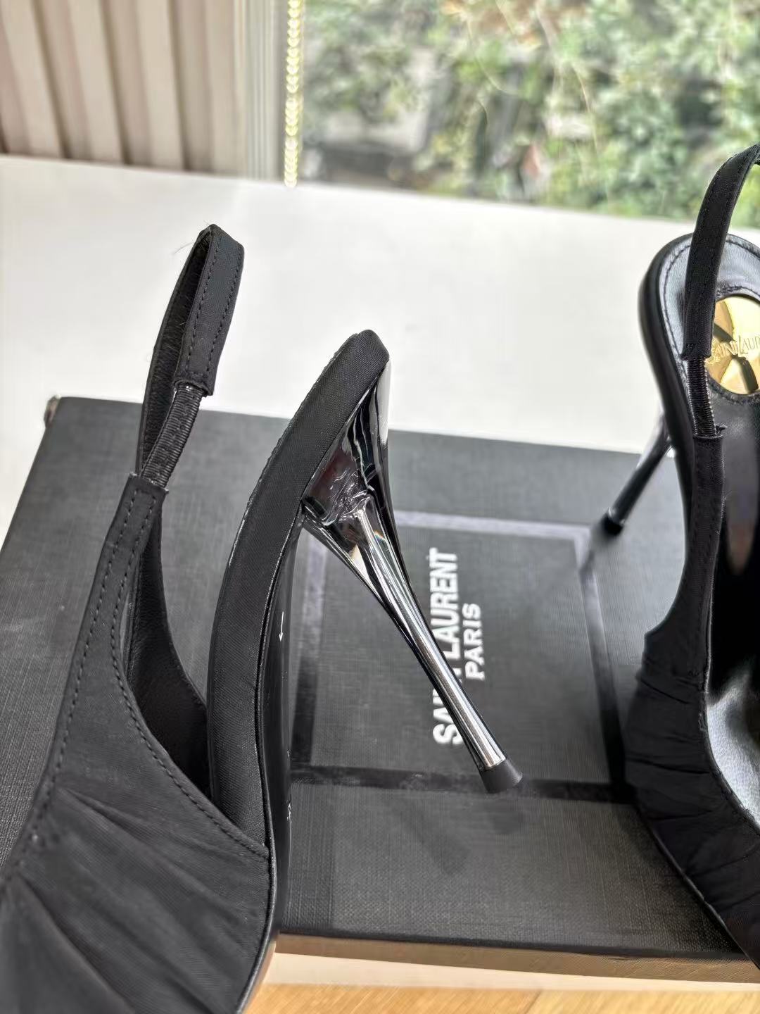 Saint Laurent Slingback Pumps