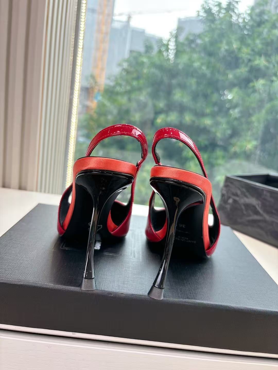 Saint Laurent Apolline Slingback Pumps