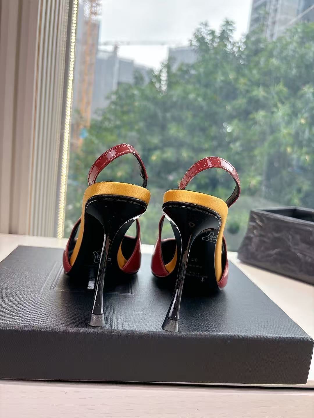 Saint Laurent Apolline Slingback Pumps