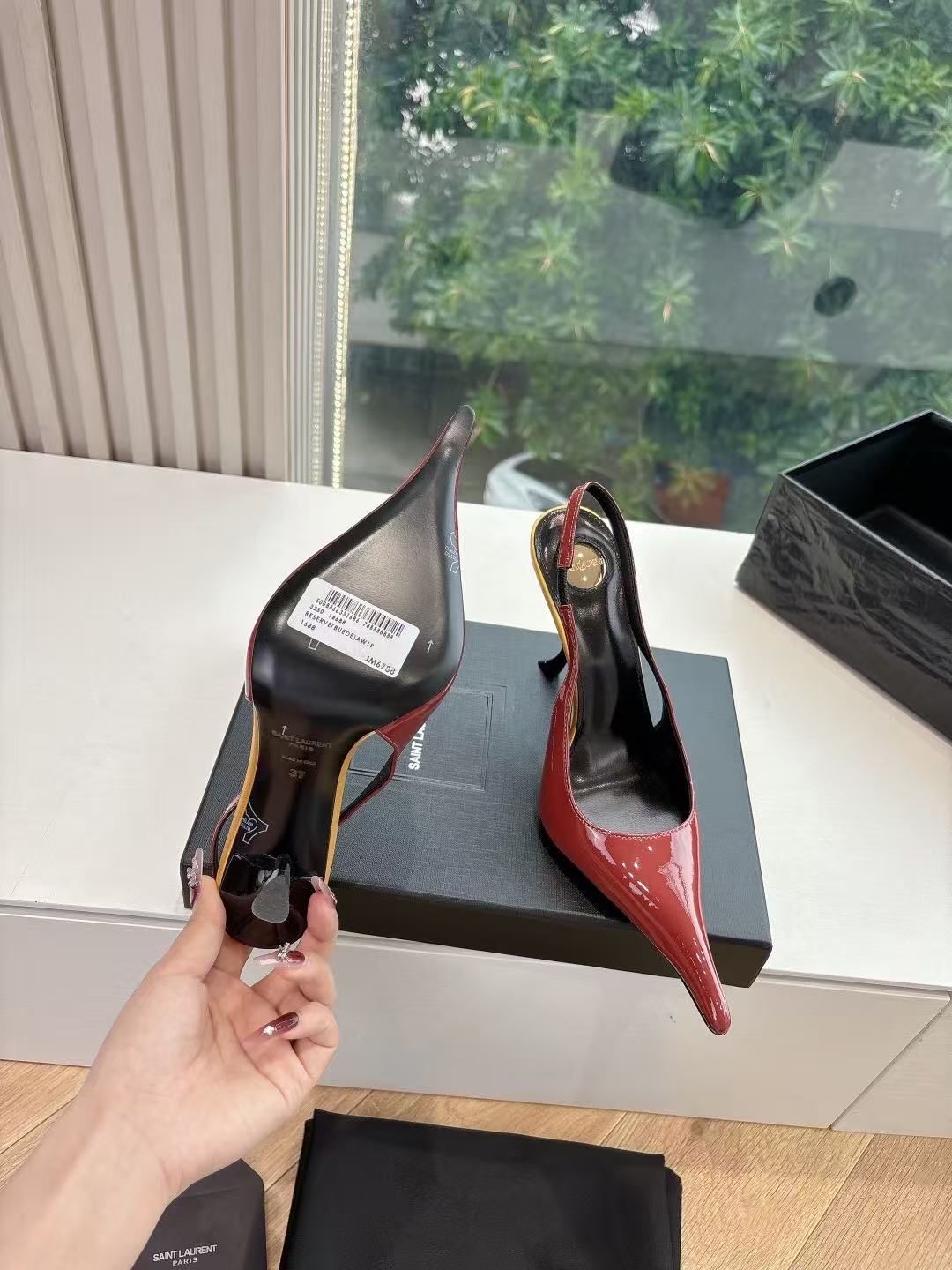 Saint Laurent Apolline Slingback Pumps