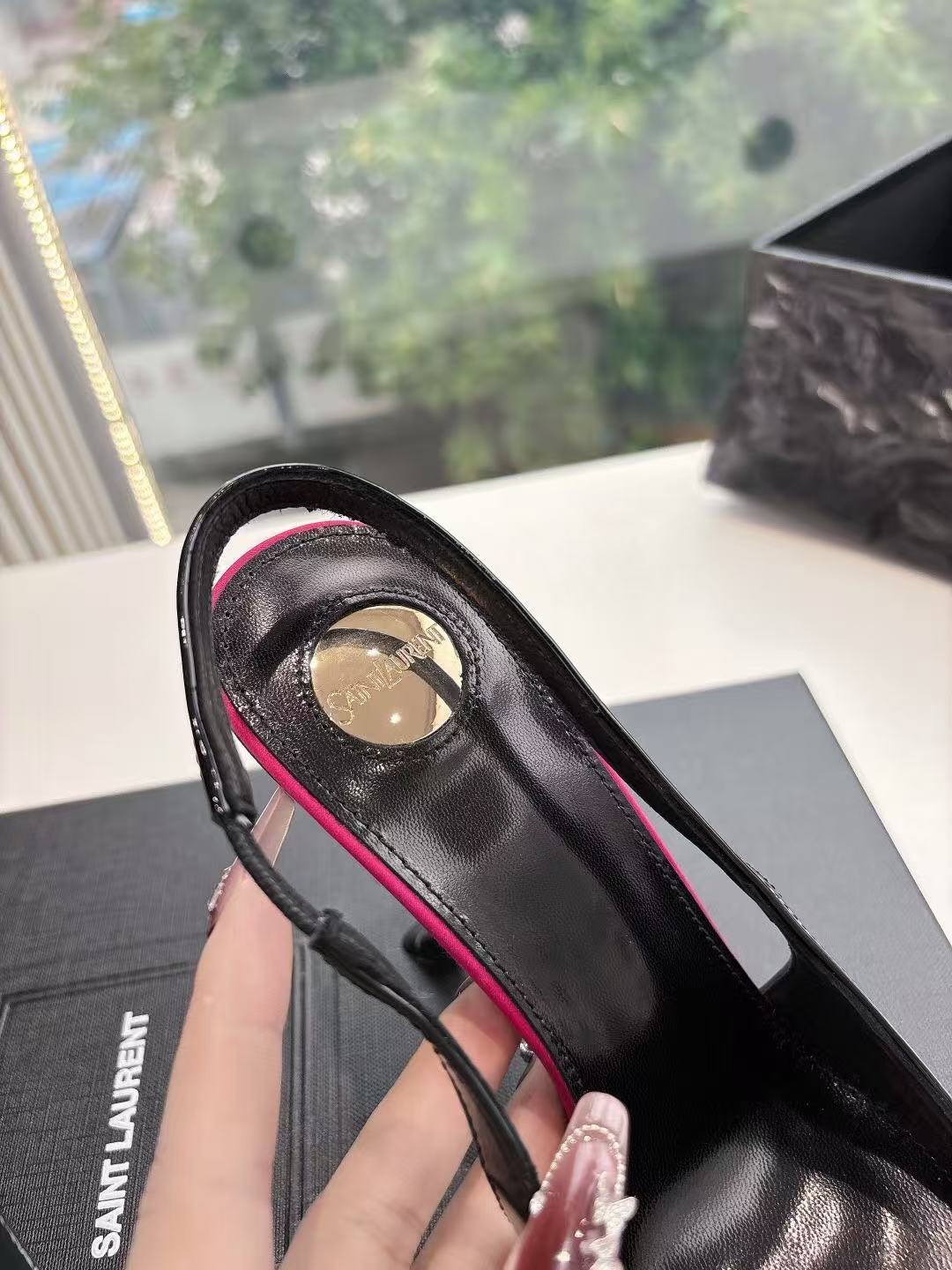 Saint Laurent Apolline Slingback Pumps