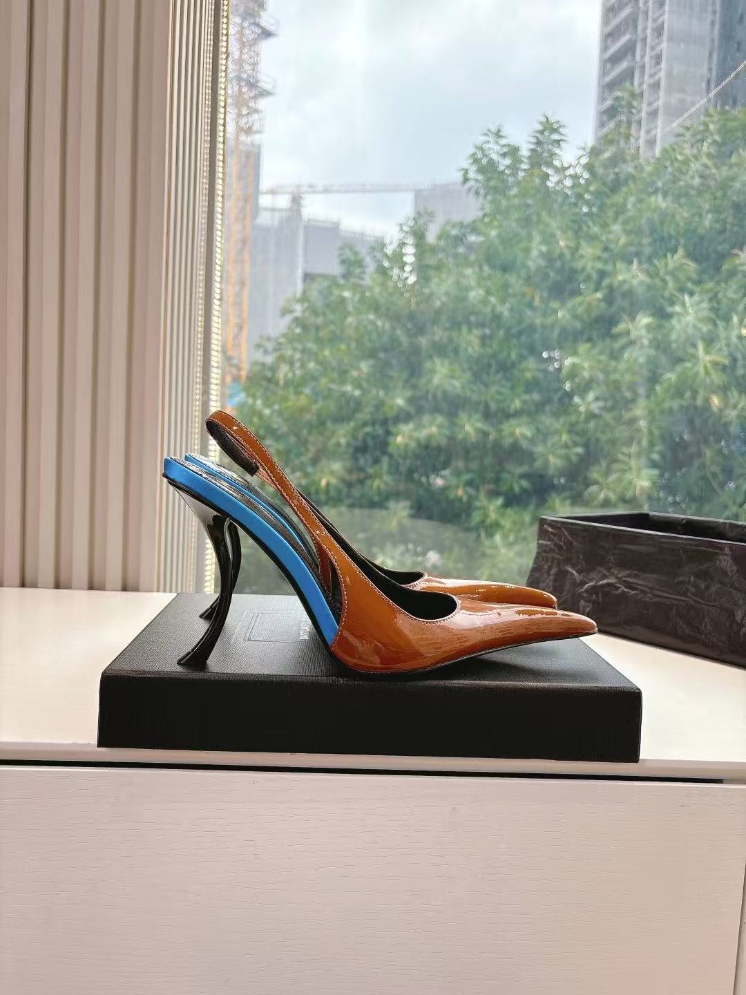 Saint Laurent Apolline Slingback Pumps