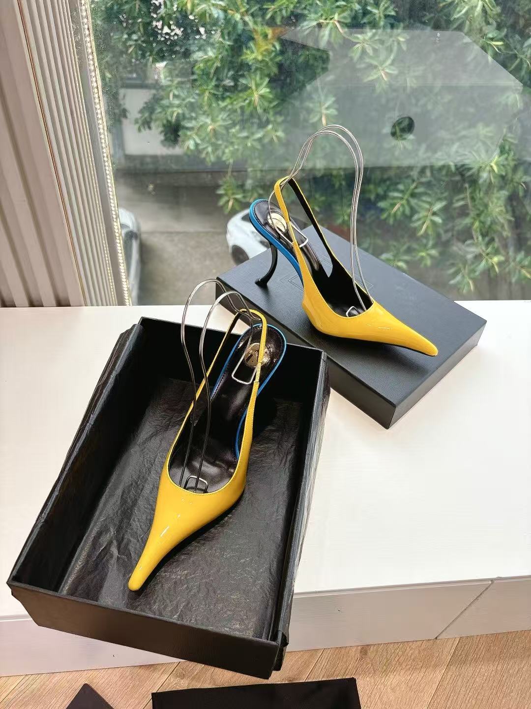 Saint Laurent Apolline Slingback Pumps