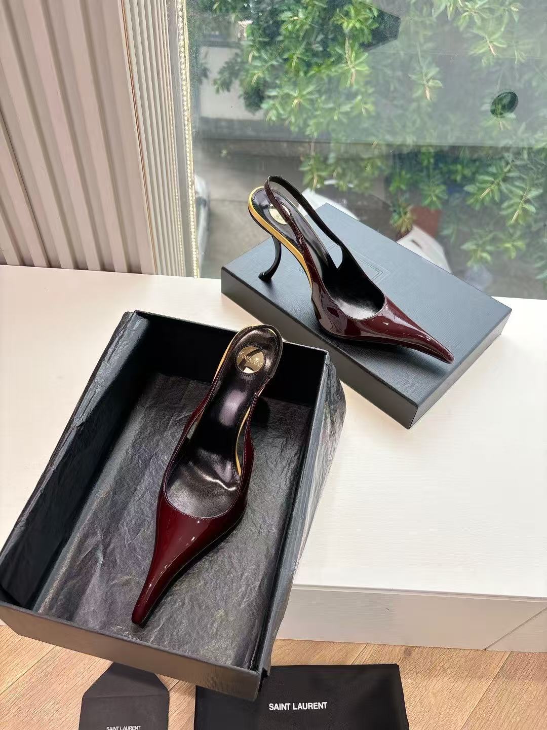 Saint Laurent Apolline Slingback Pumps