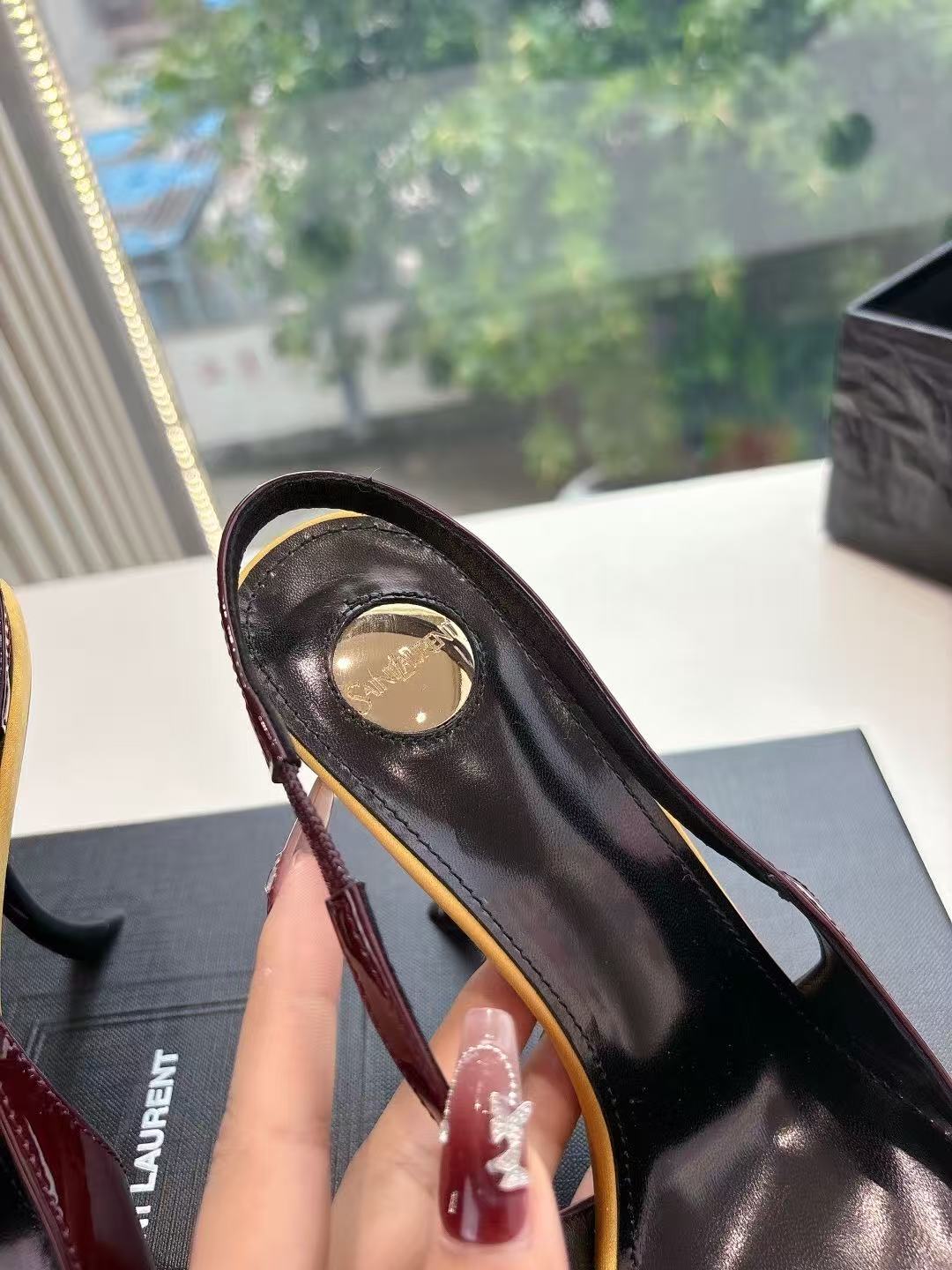 Saint Laurent Apolline Slingback Pumps