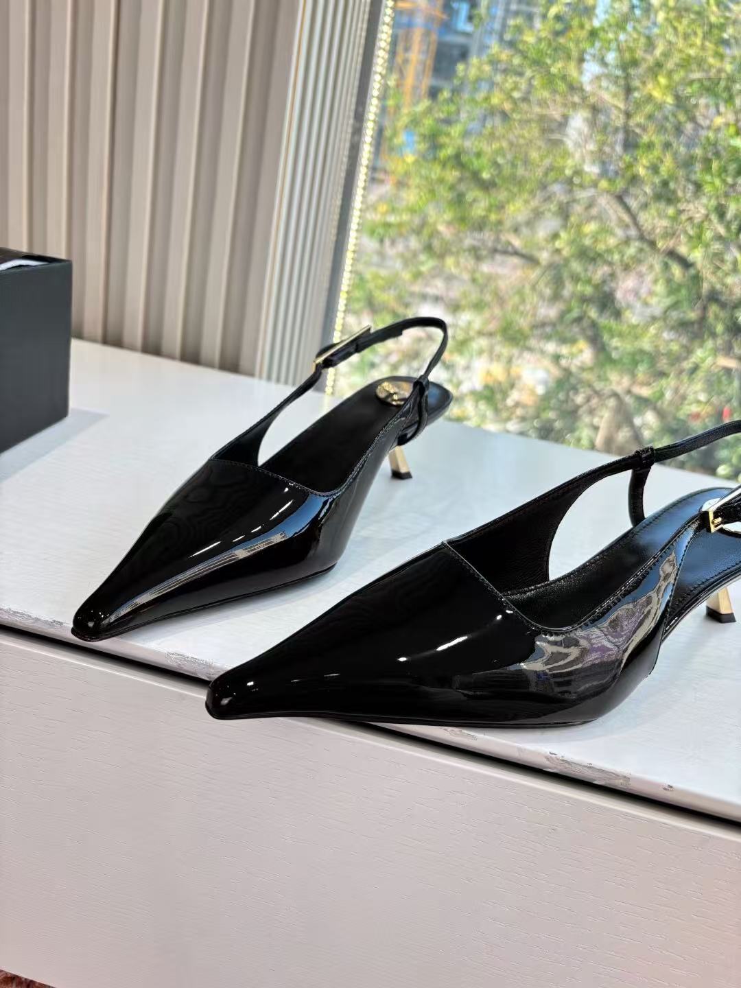 Saint Laurent Lee Slingback Pumps