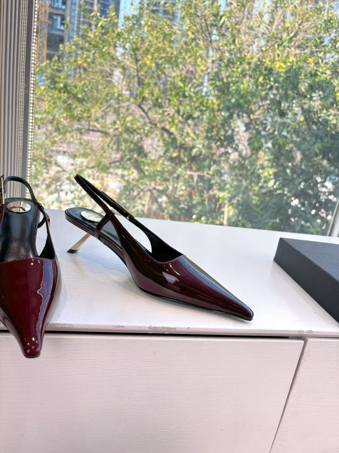 Saint Laurent Lee Slingback Pumps