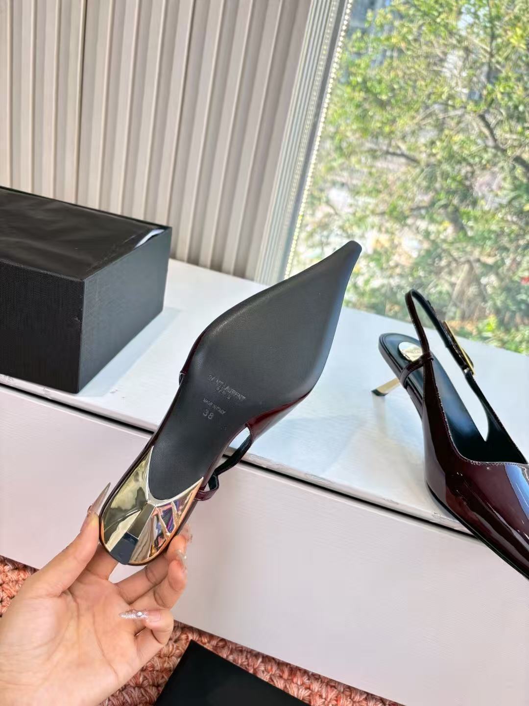 Saint Laurent Lee Slingback Pumps