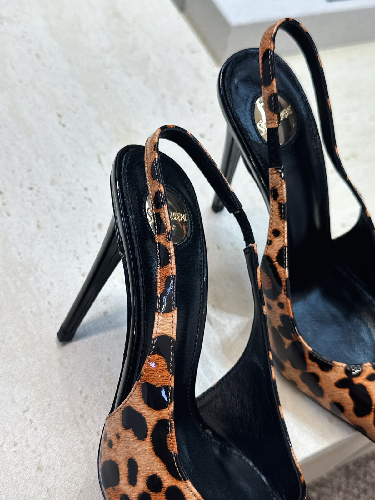 Saint Laurent Guermantes Slingback Pumps