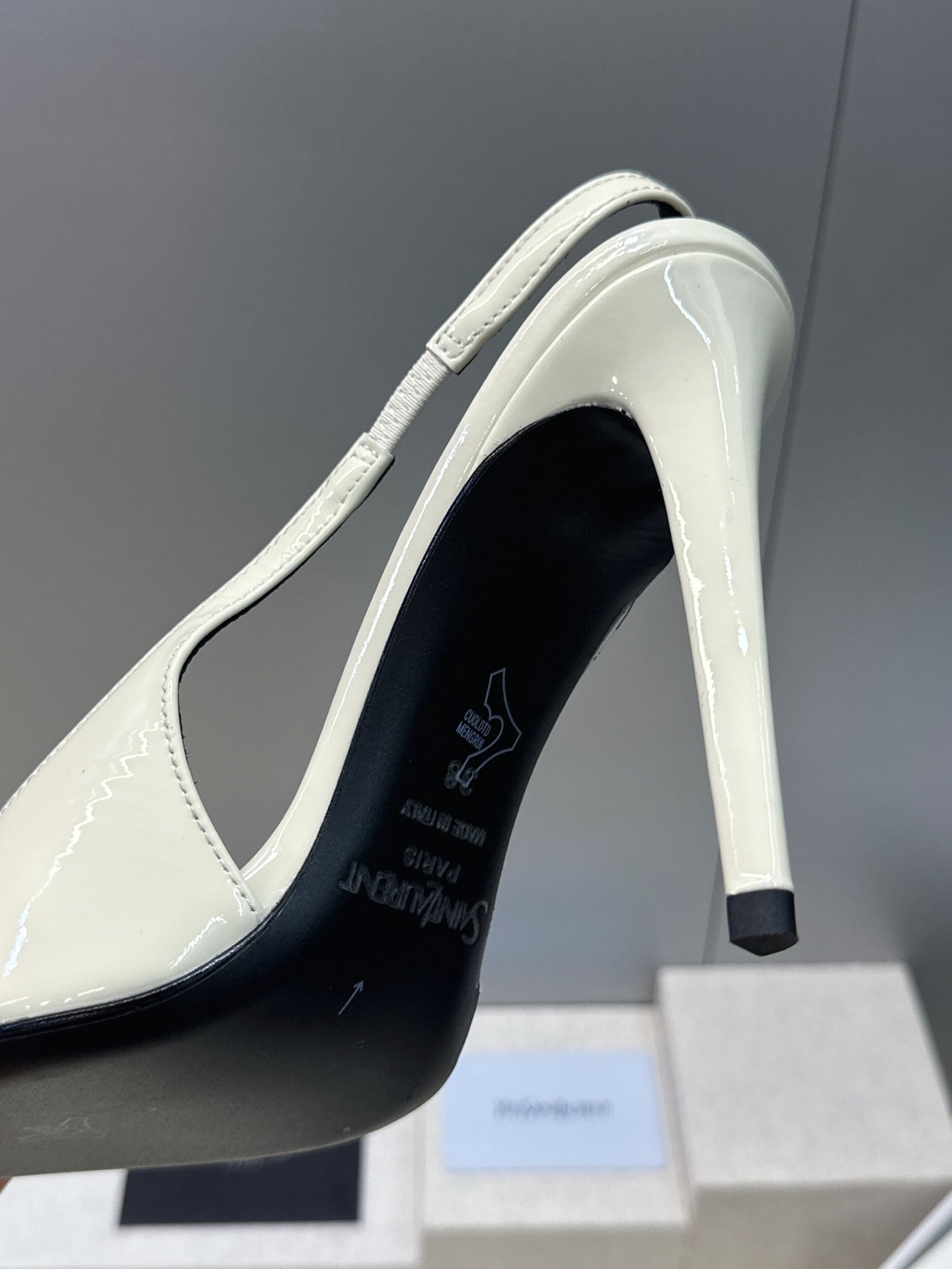 Saint Laurent Guermantes Slingback Pumps