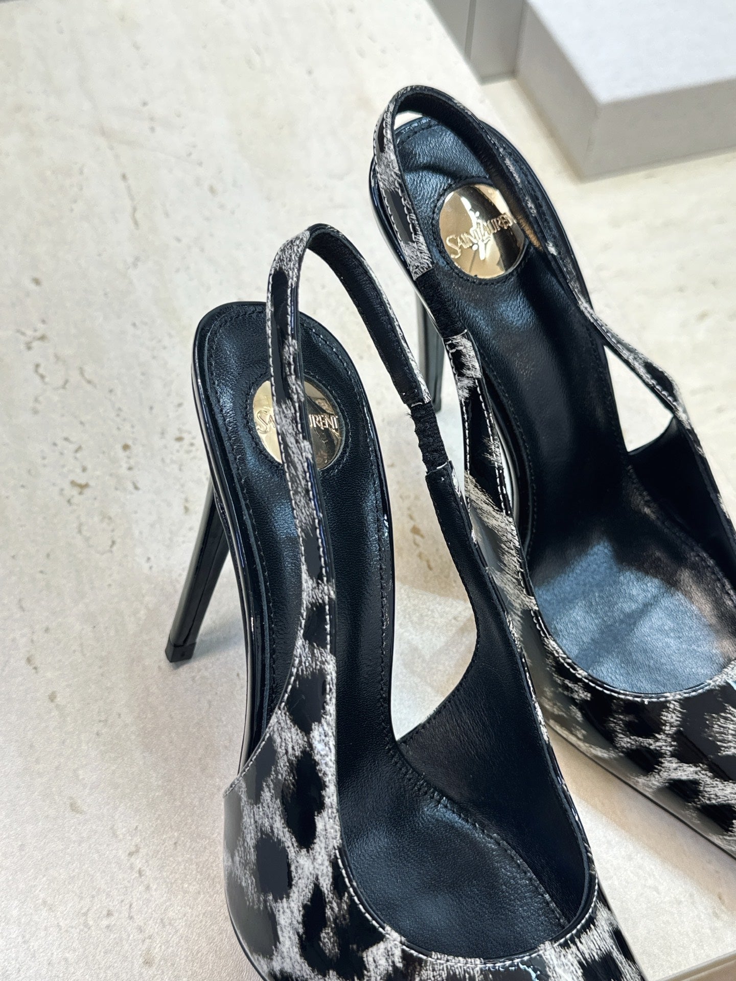 Saint Laurent Guermantes Slingback Pumps