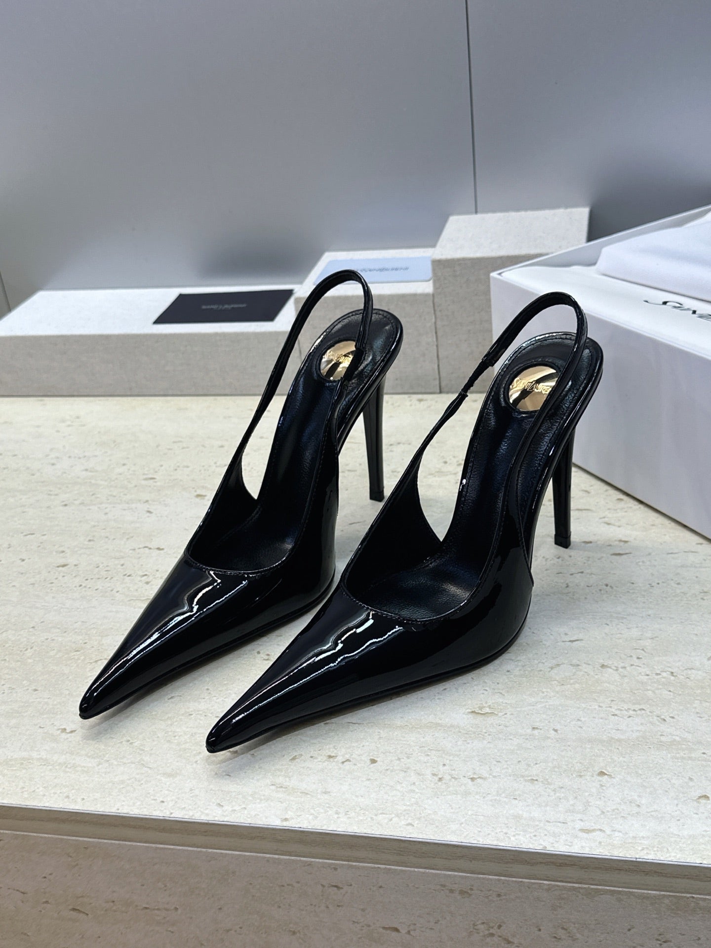 Saint Laurent Guermantes Slingback Pumps