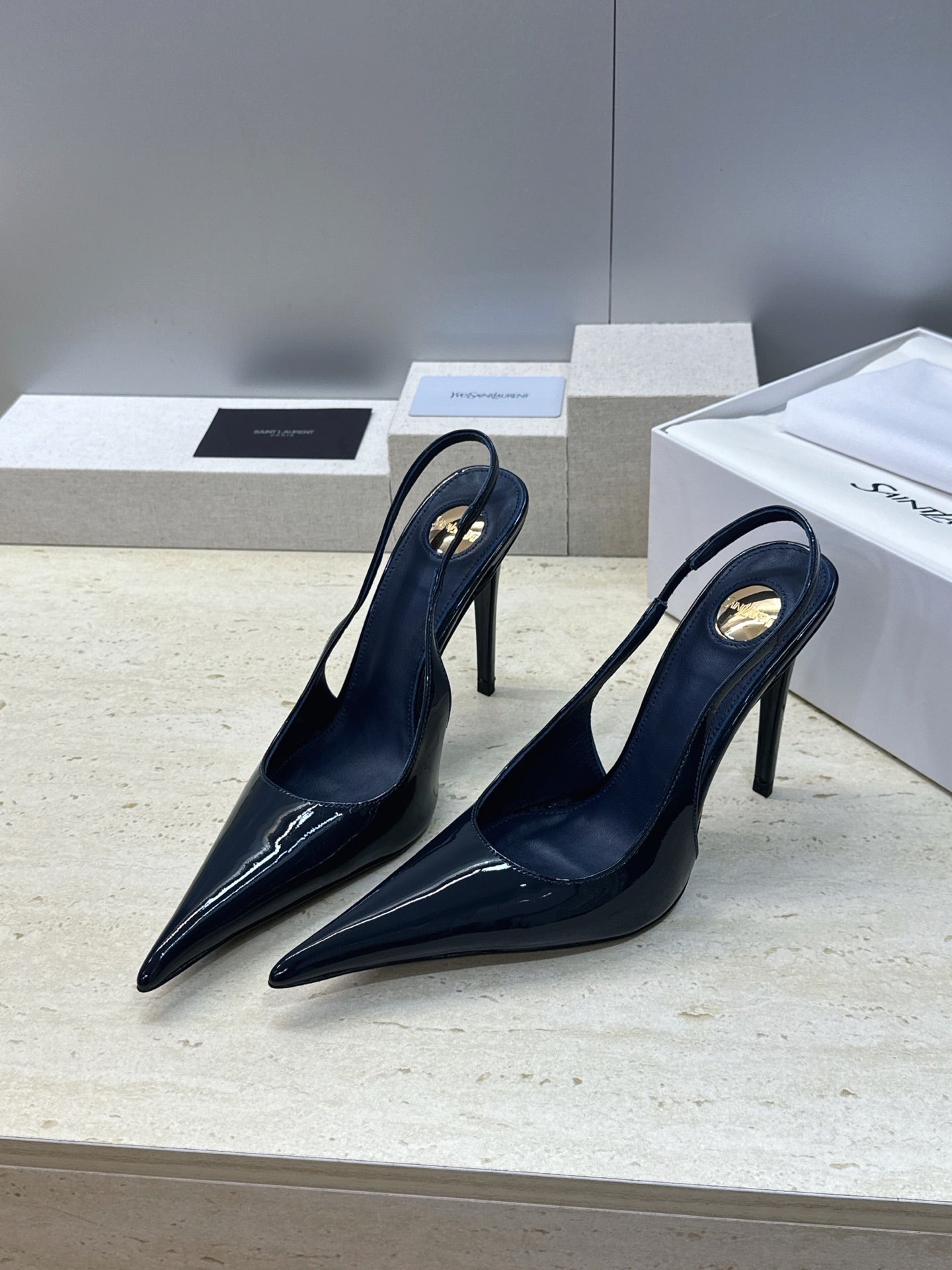 Saint Laurent Guermantes Slingback Pumps