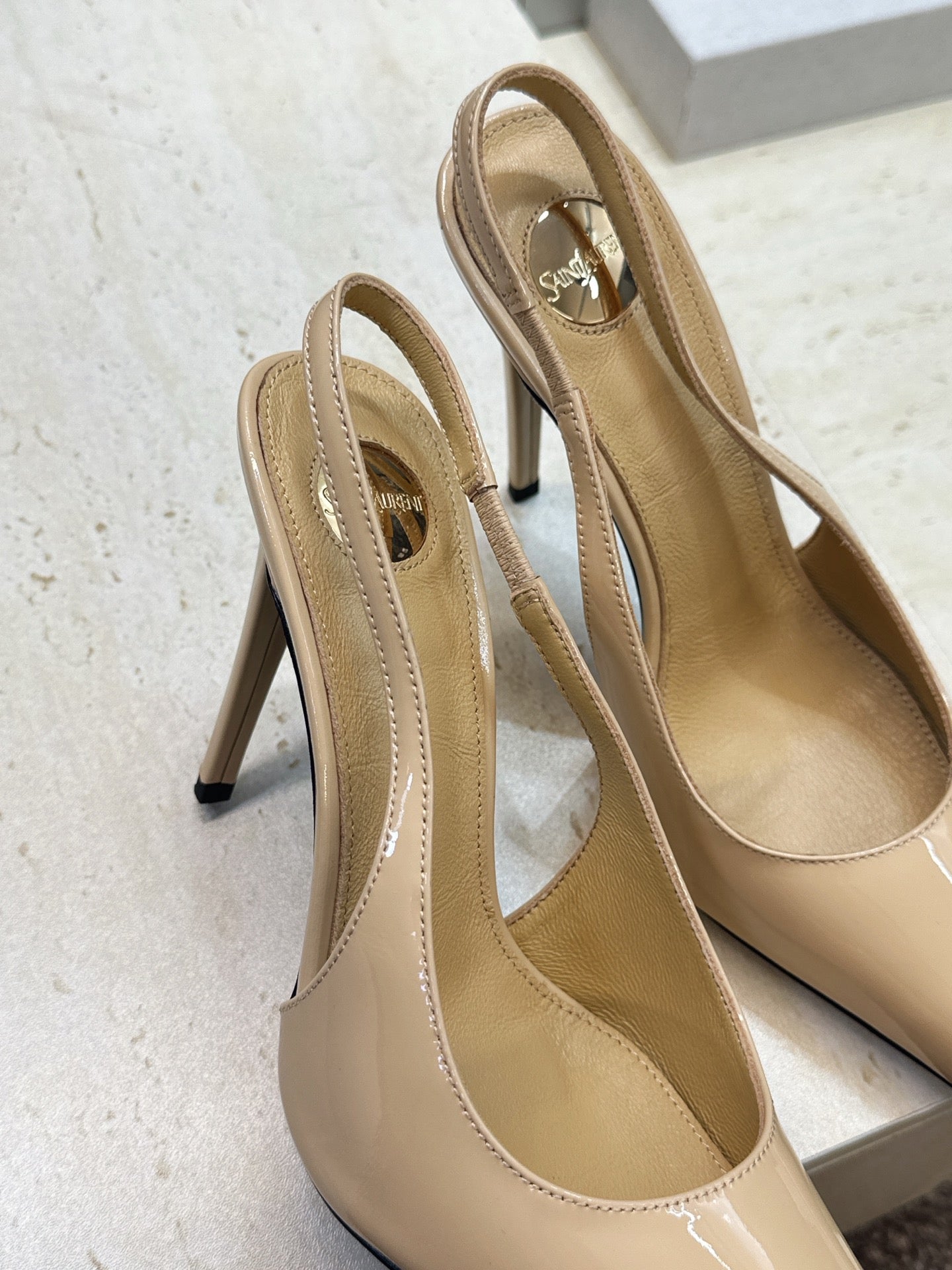 Saint Laurent Guermantes Slingback Pumps
