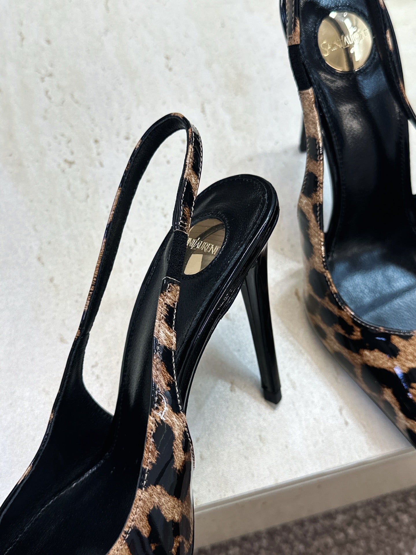 Saint Laurent Guermantes Slingback Pumps