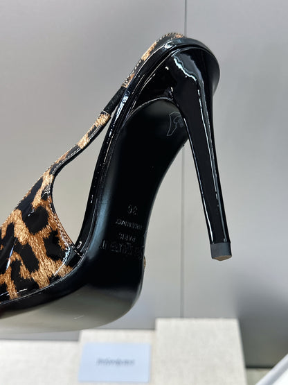 Saint Laurent Guermantes Slingback Pumps